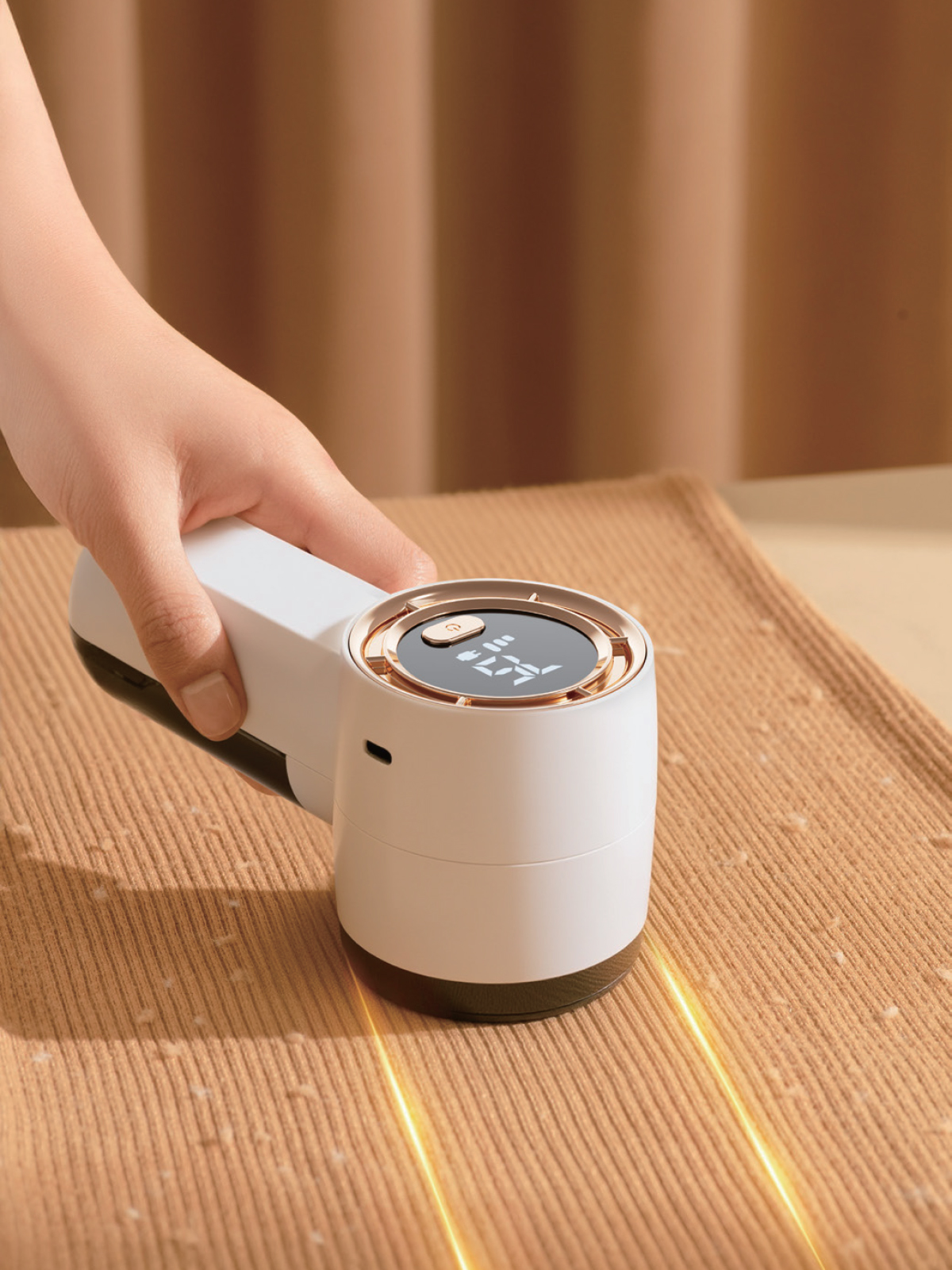 7GO 7G-MR1 LCD Ekranlı Şarjlı Tüy ve Tiftik Temizleme Cihazı - 9W Güçlü Motor, 6 Bıçaklı Kumaş Bakım Makinesi (Yedek Bıçak Hediyeli & Type-C)