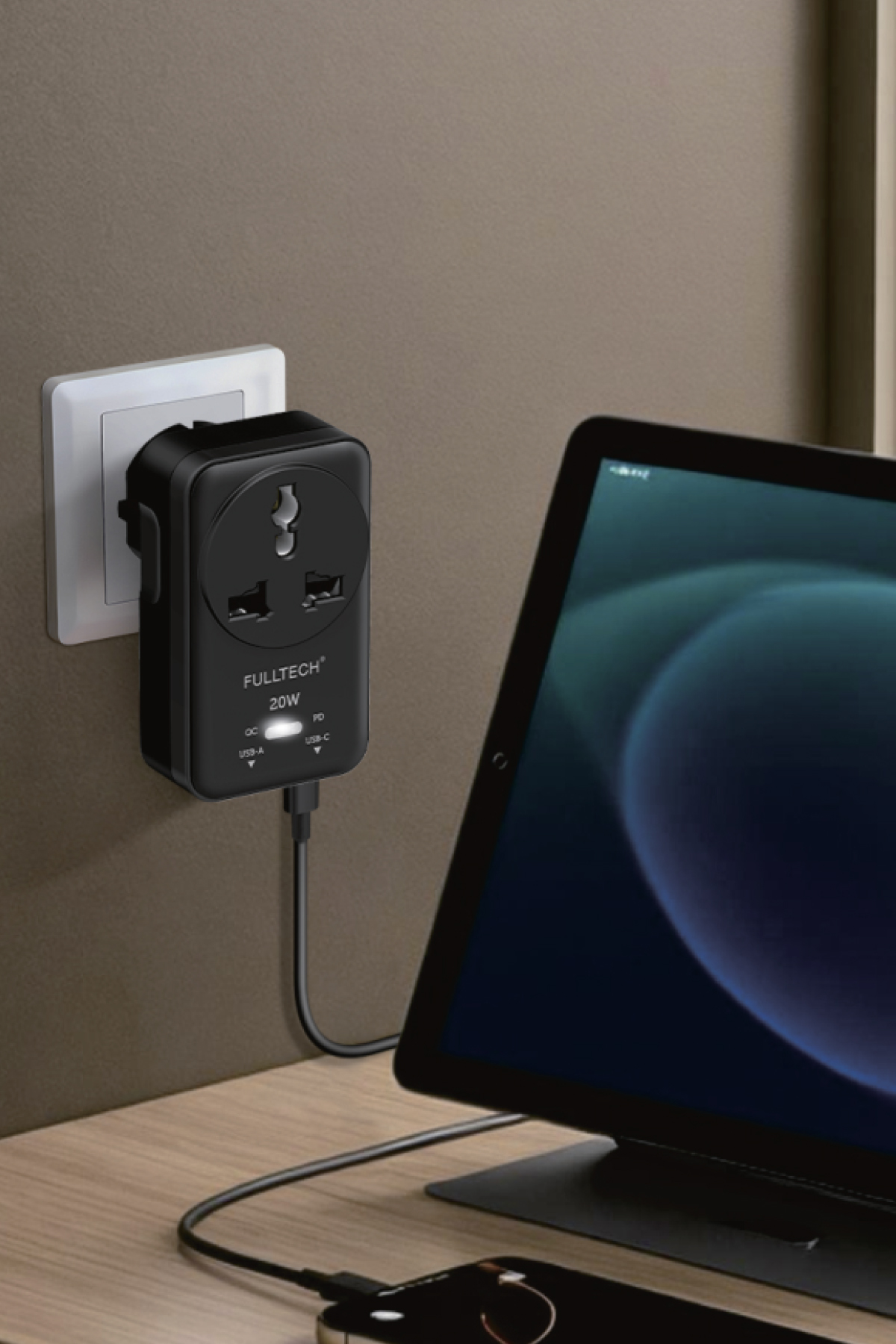 Fulltech FTR-27 20W PD Hızlı Şarjlı Akım Korumalı Kompakt Priz Siyah | USB-C & USB-A Çıkışlı 2500W Güçlü Duvar Prizi