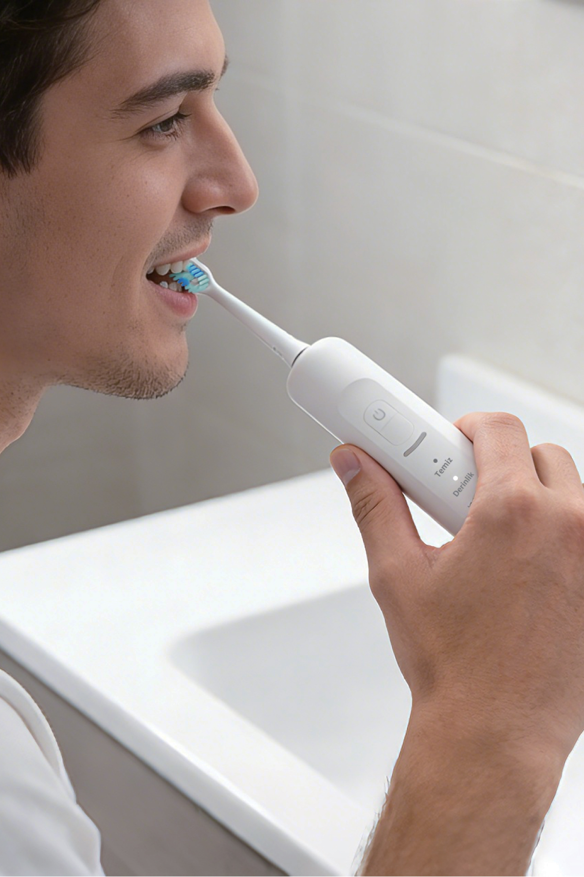 7GO 7GMF2 Sonic Elektrikli Diş Fırçası Beyaz – 2000mAh, Type-C Şarjlı, IPX7 Su Geçirmez, 3 Modlu Şarjlı Diş Fırçası