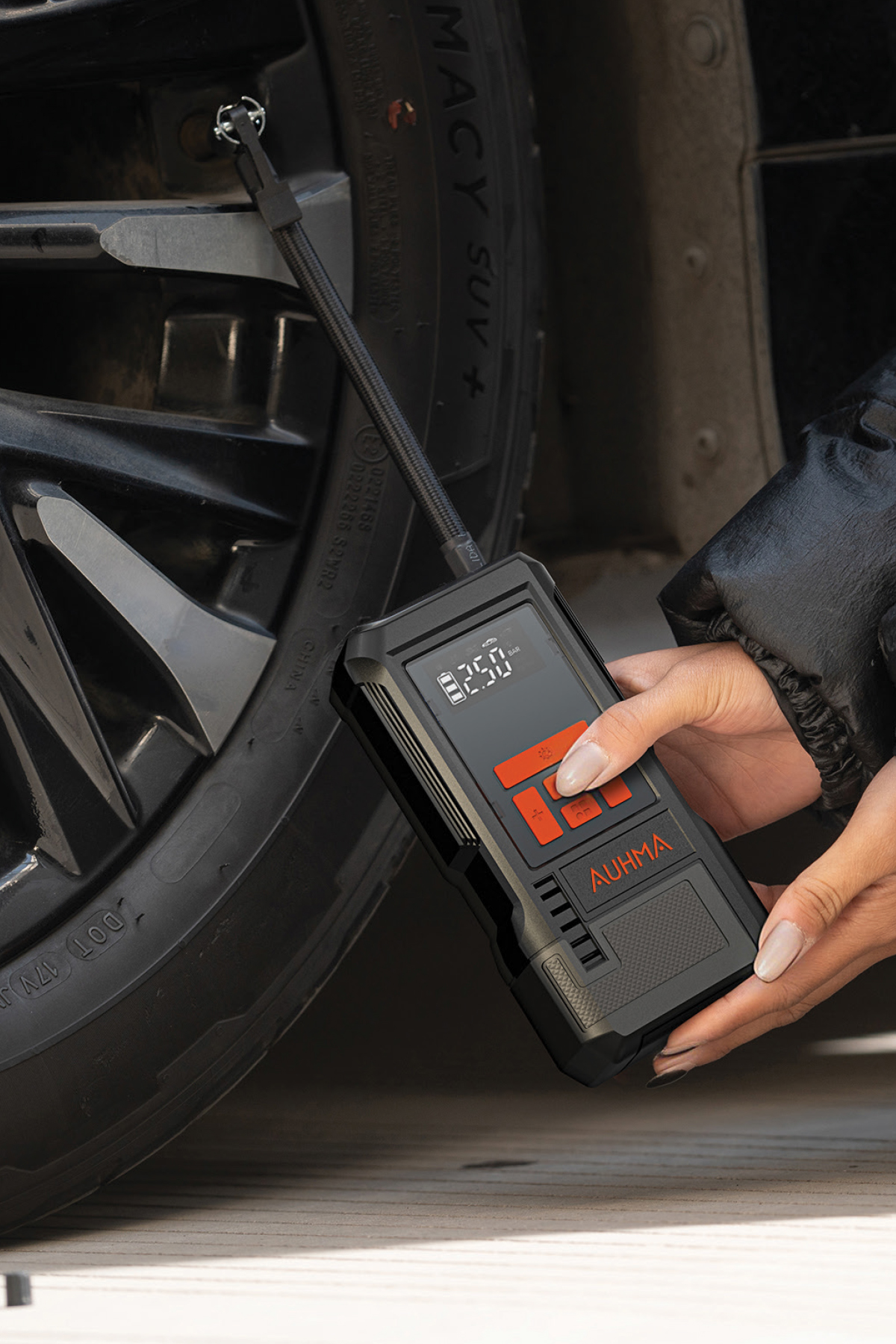 AUHMA A9922 Taşınabilir Şarjlı Hava Pompası 150 PSI 6000 mAh LCD Göstergeli LED Fenerli Araç Lastik Şişirme Kompresörü