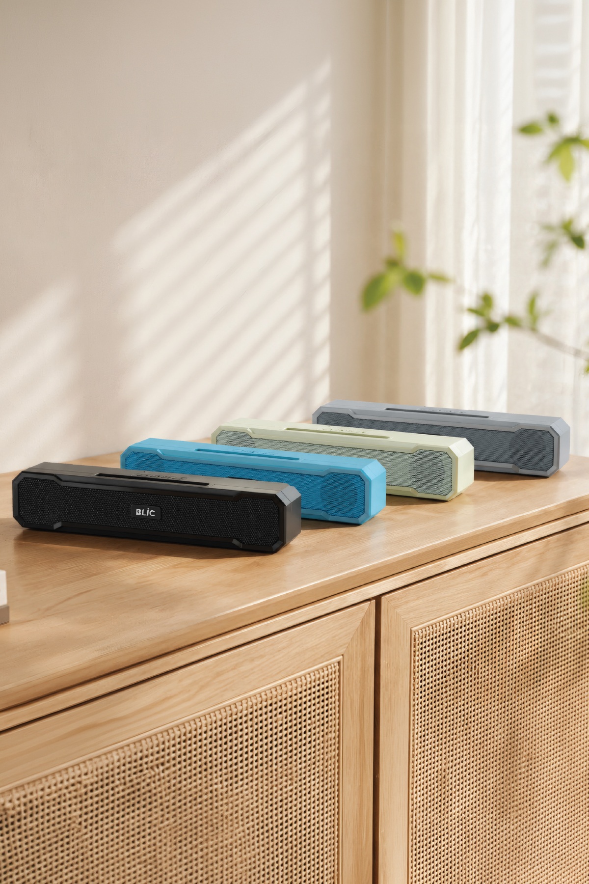 Blic BLS-85 Bluetooth 5.4 Masaüstü Soundbar Hoparlör Siyah, Telefon Standlı, 1500 mAh Şarjlı, USB ve TF Kart Destekli