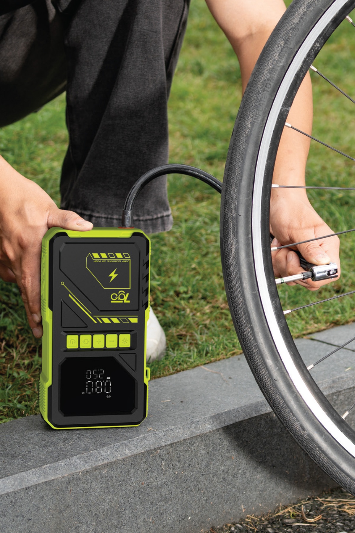 7GO 7A8 1200A Akü Takviye Cihazı ve Lastik Şişirme Pompası, 12000 mAh Powerbank, LCD Ekranlı Jump Starter